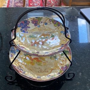 Double tier serving piece